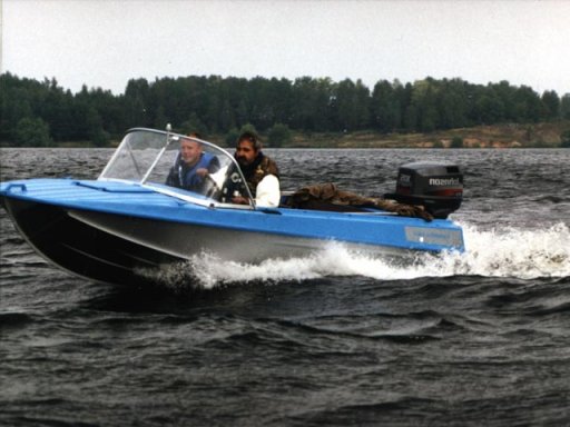 Речная переправа на моторной лодке как идея для бизнеса