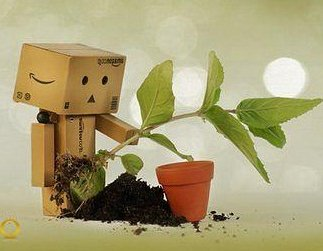Робот, посадивший дерево