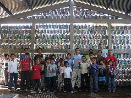 Школы из пластиковых бутылок